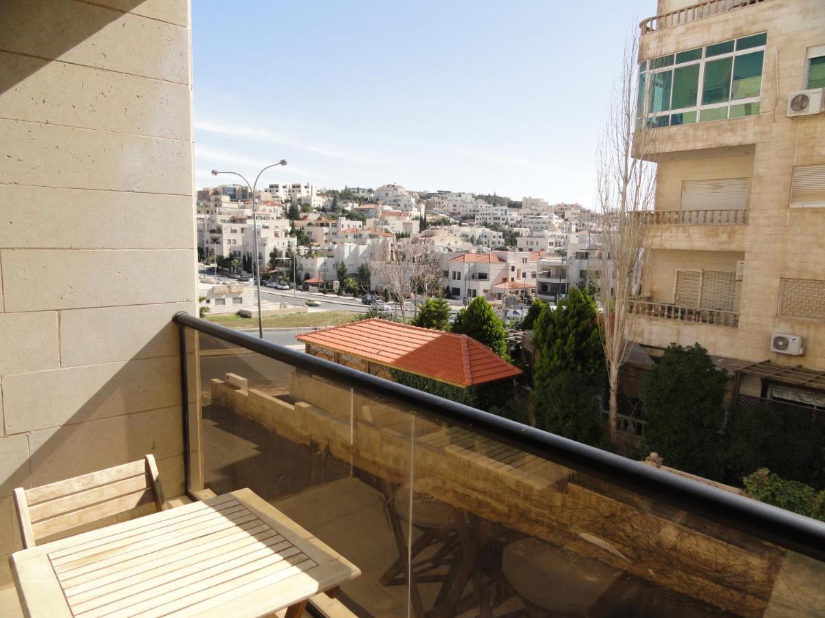 Dair Ghbar Apartment Amman Ngoại thất bức ảnh