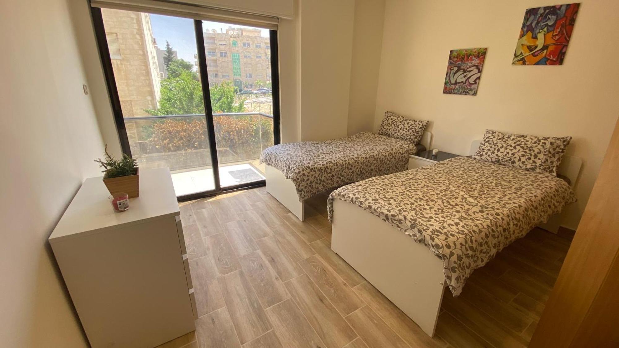 Dair Ghbar Apartment Amman Phòng bức ảnh